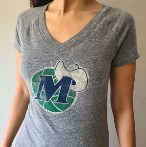 Dallas Mavericks Classic Vintage 90s logo V neck Adidas